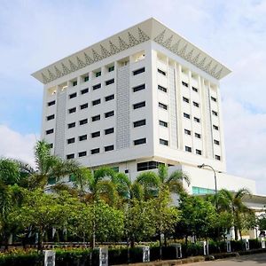 Grand Mahkota Hotel